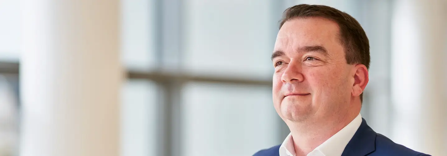 Portraitaufnahme von Markus Raunig, Geschäftsführer der Ottakringer Brauerei GmbH.