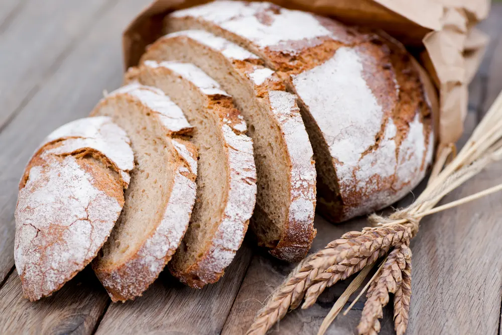 Einblicke: So wird knuspriges Brot hergestellt