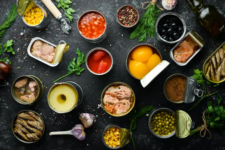 Das Sterilisieren wird für verschiedenste Lebensmittel - wie unter anderem Fleisch, Obst und auch Gemüse - angewendet.