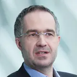 Gerald Hackl, Vorstandsvorsitzender der VIVATS Gruppe, im Gespräch.
