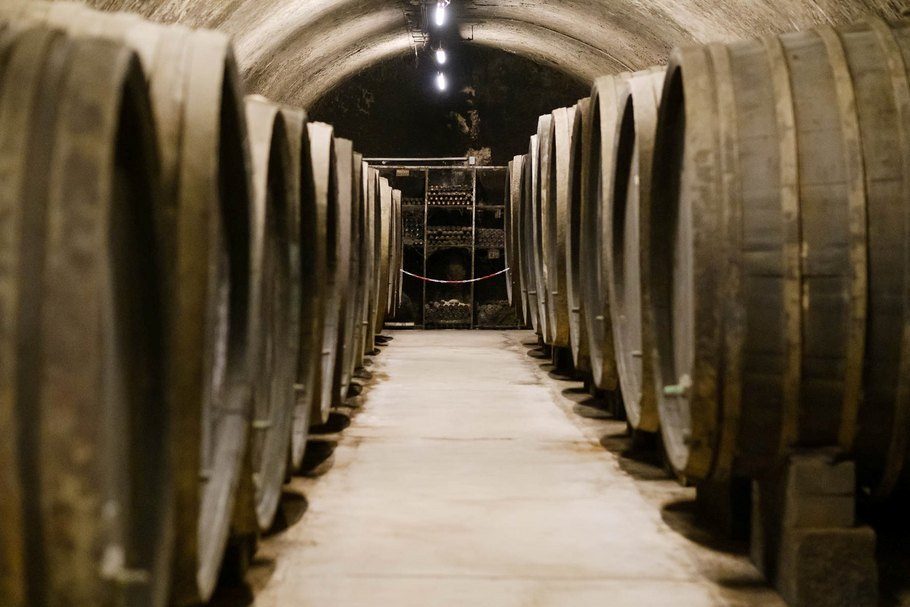 Der historische Keller der Sektkellerei Inführ. Hier entsteht der Grundwein für die Schaumweinspezialitäten des Familienunternehmens.
